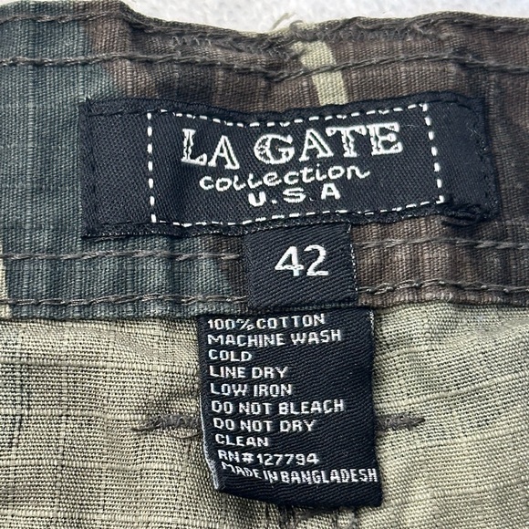 LA Gate Men Shorts, size  42 Camouflaged pattern  Cargo Men Shorts Big And Tall - Picture 2 of 9